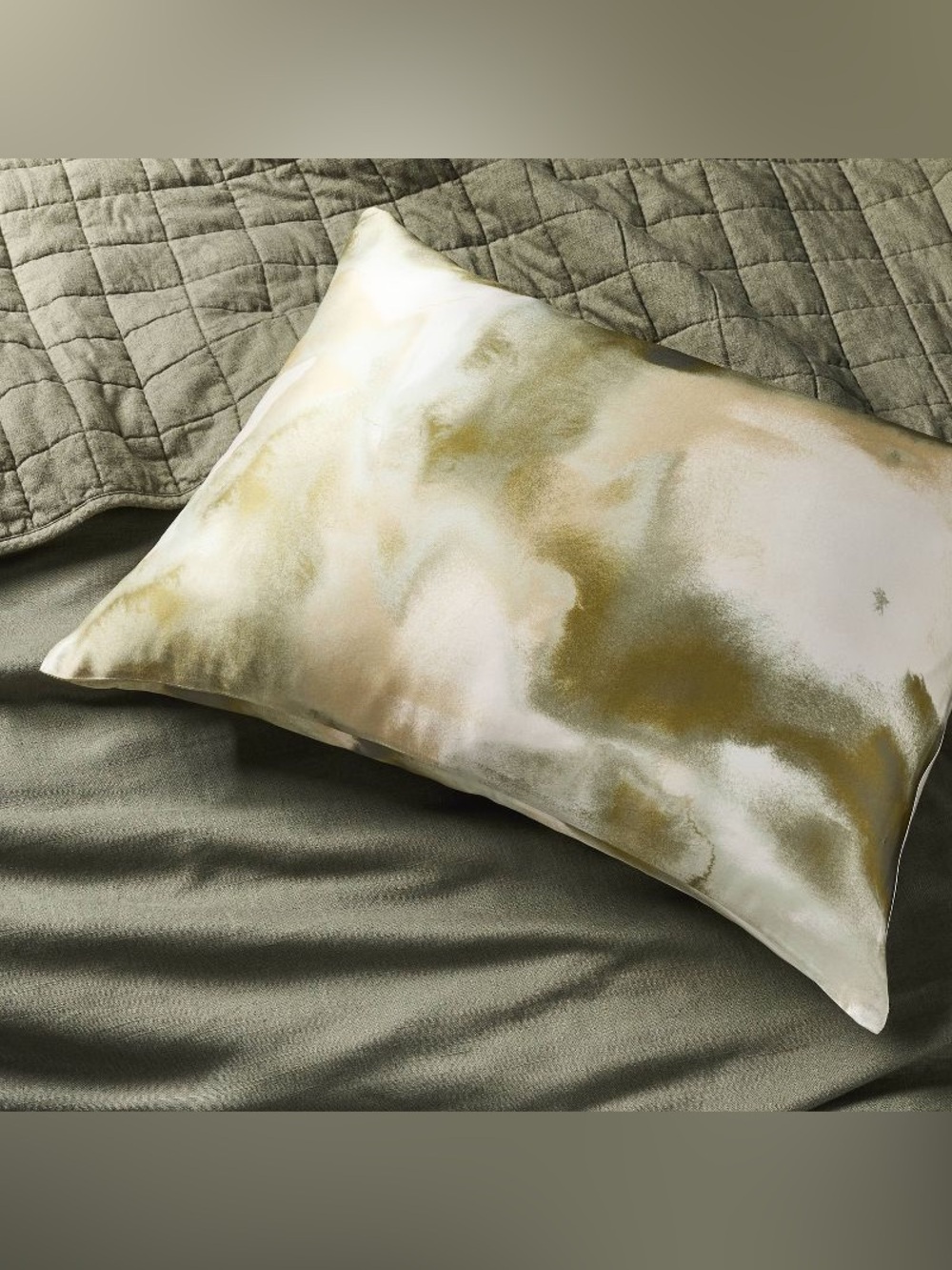 NIB Target Casaluna Silk Pillowcases with eye mask in Green Watercolor - Picture 10 of 13